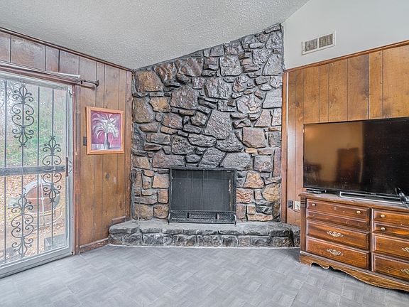 4th image of 4985 Larkwood Dr