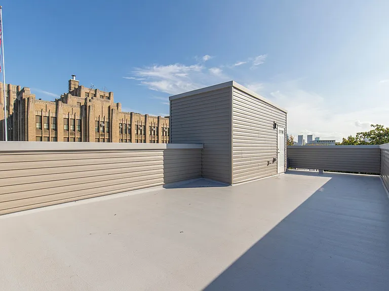 2404 Master St #2 — Photo 11