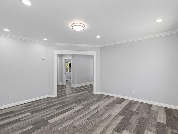 4th image of 3337 L St