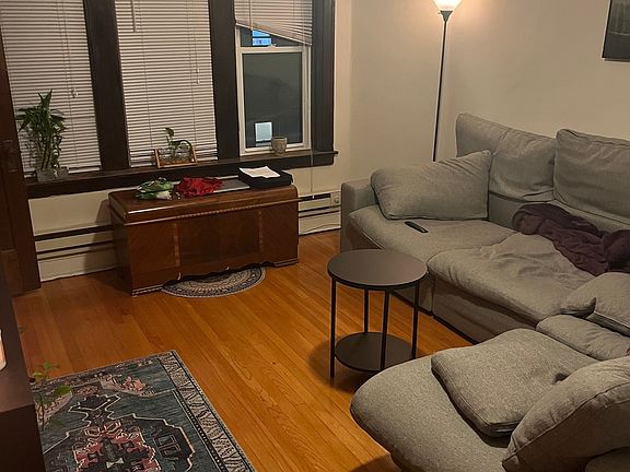 4th image of 3815 N Greenview Ave #202E