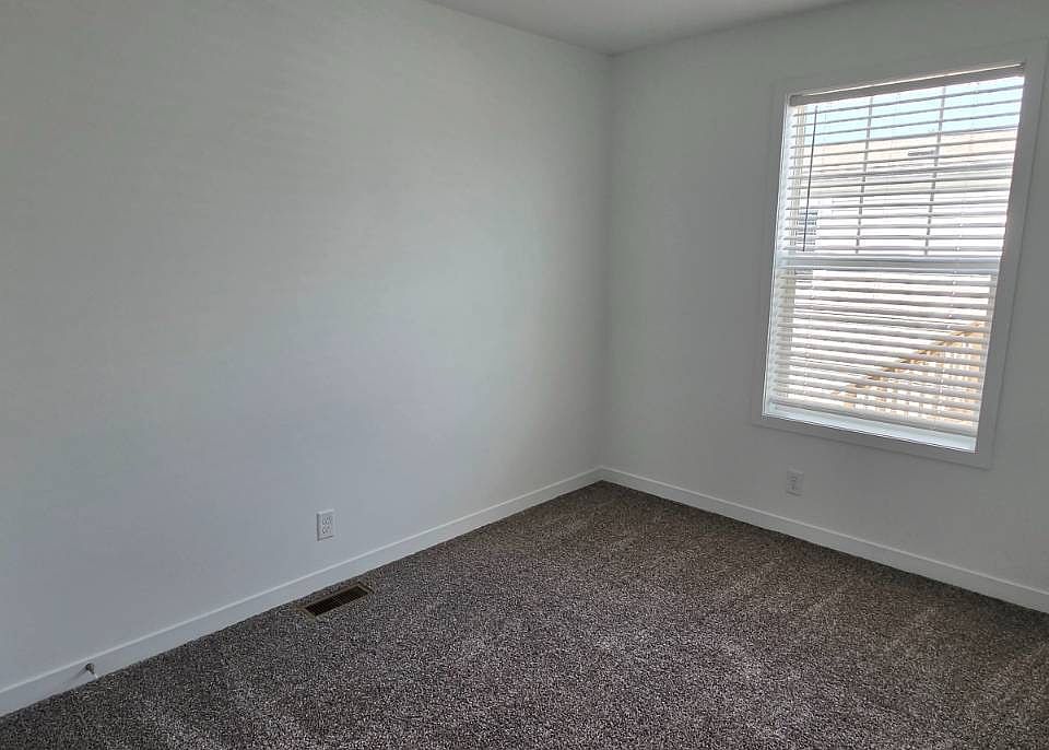 1st image of 105 Prairie View Pv #105