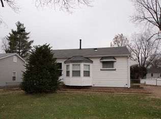 12161 Sunnycrest Pl, Maryland Heights, MO