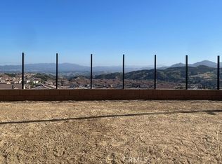 20664 W Hummingbird Ct, Northridge, CA 91326