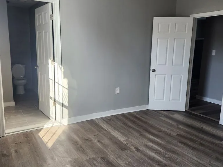 1131 Hawk St — Photo 10