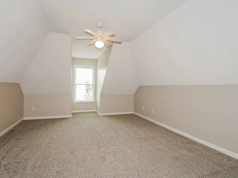 8895 Linell Cv — Photo 11