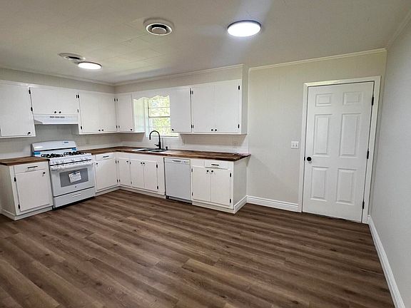 4th image of 208 Wiggins Rd