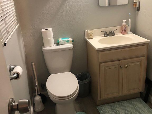 3rd image of 1853 Pinecove Dr