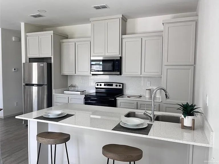 1613 N Molino Dr #3 — Photo 5