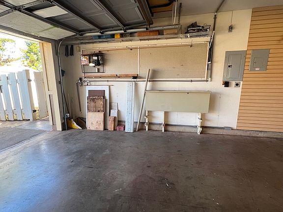 Garage (side view)