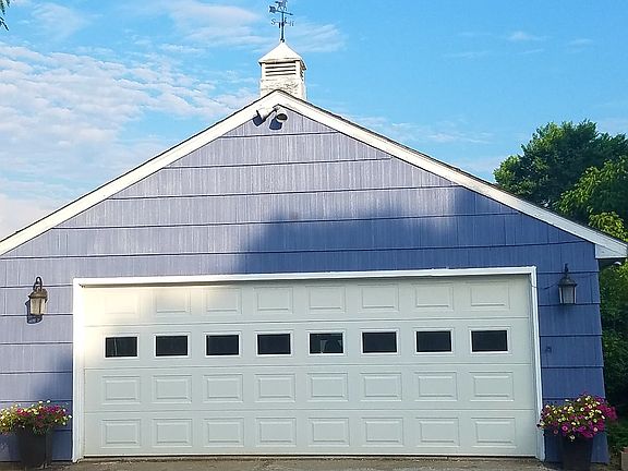 2 car detached garage 