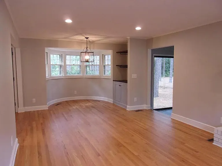 930 N Saylor St — Photo 11