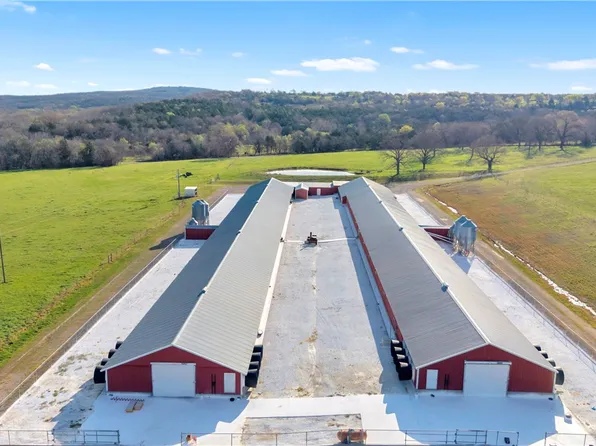 98420 1st St, Sallisaw, OK 74955