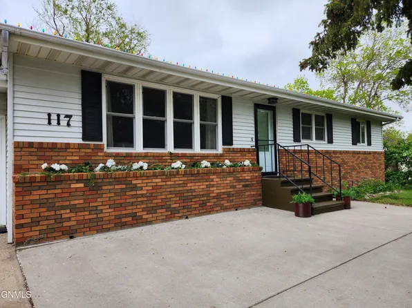 117 Butte Ave N, Center, ND 58530