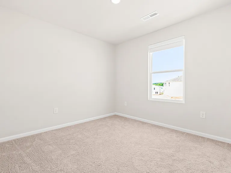 140 Lillian Ln — Photo 18