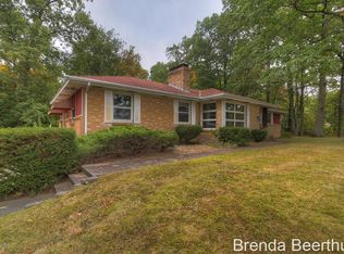 6069 Ten Mile Rd NE, Rockford, MI 49341