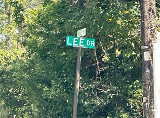 31 Lee Dr, Highland Lakes, NJ 07422