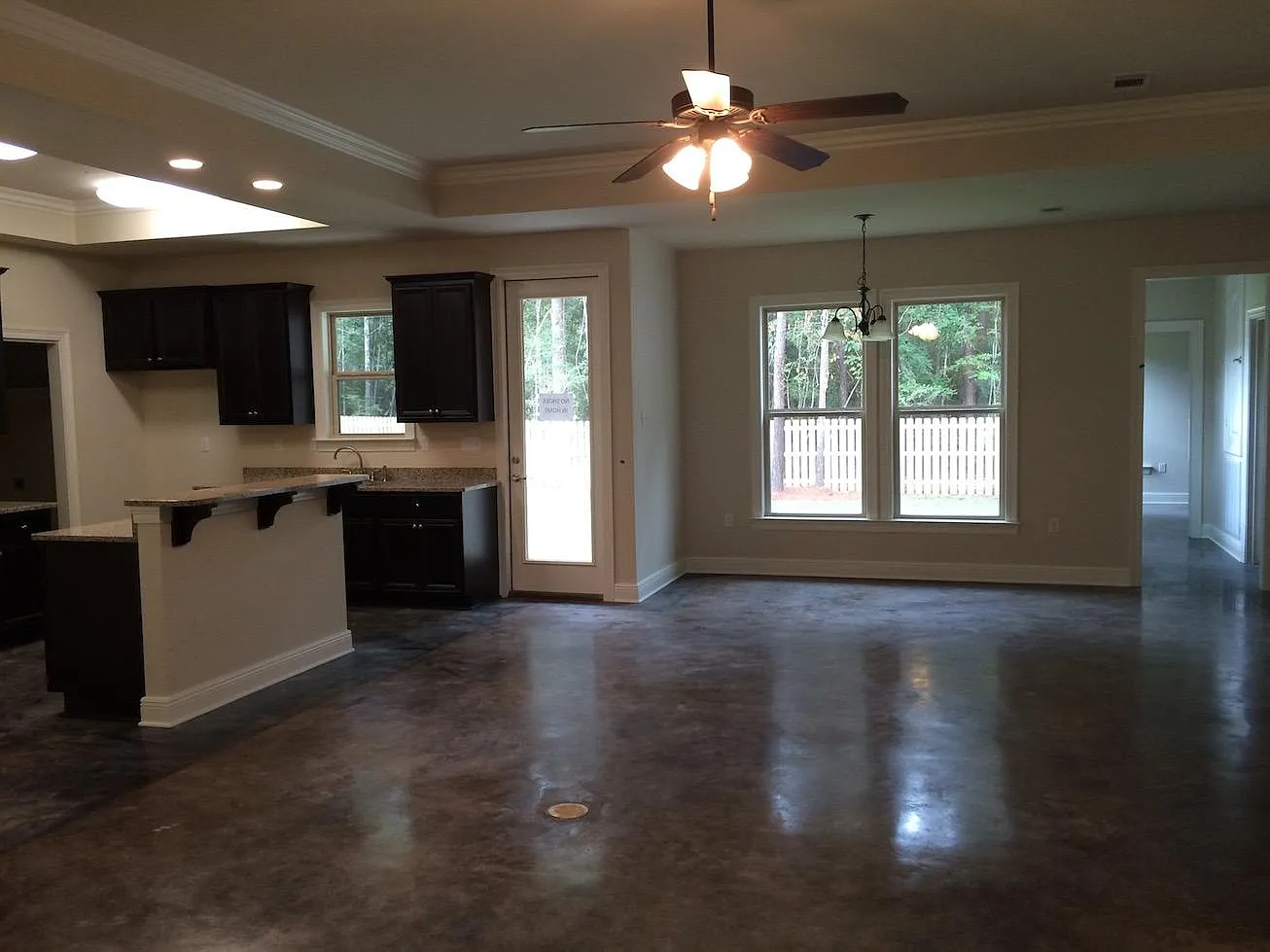 3 bed, 2600 sqft, $3,000 — Photo 3