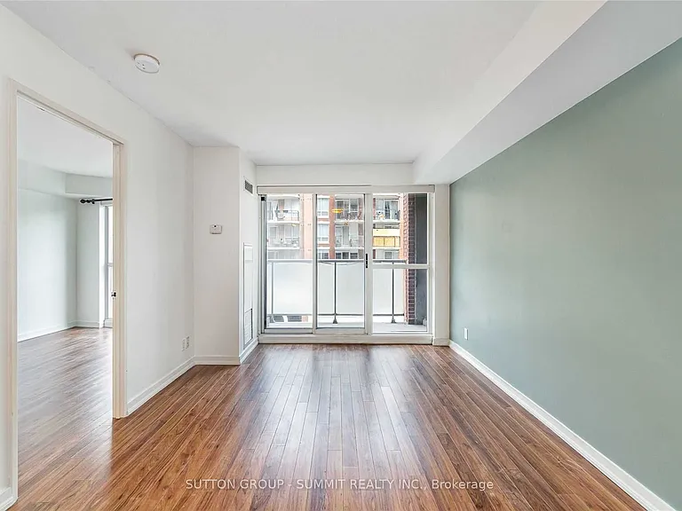 1005 King St W #416 — Photo 12