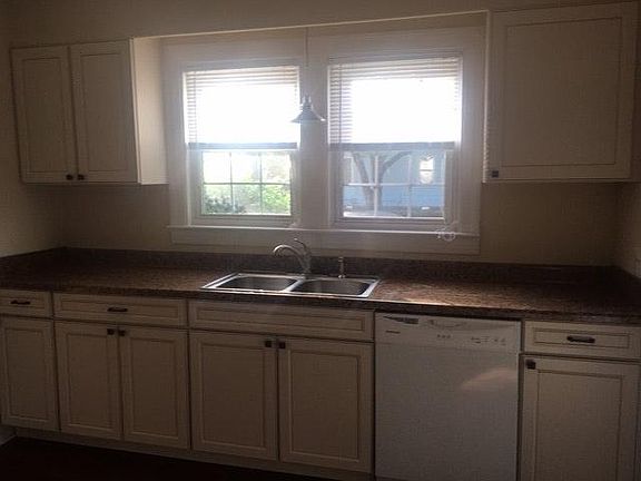 3rd image of 200 Hayward Ave