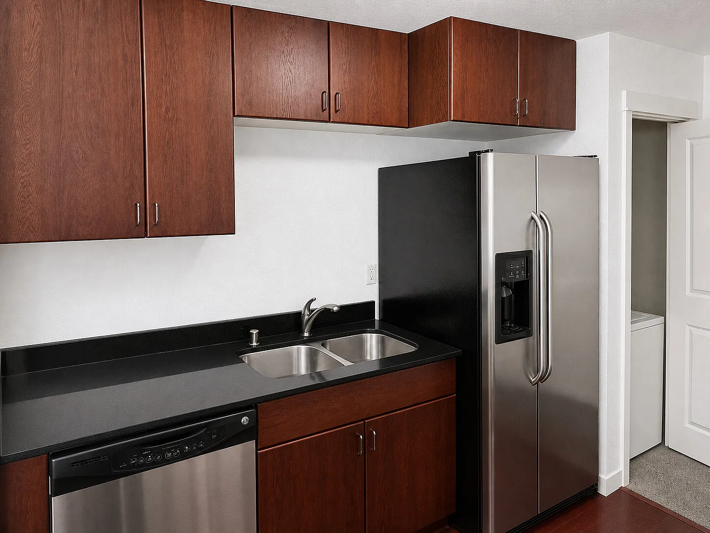 1 bed, 739 sqft, $1,950 — Photo 4