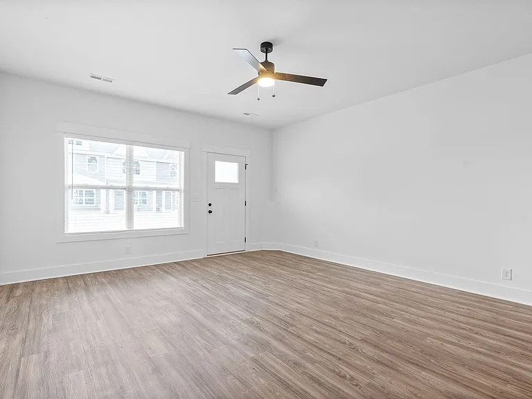 323 S Ridge Trl — Photo 18