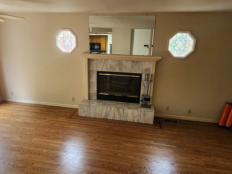 296 San Pedro Ave — Photo 7