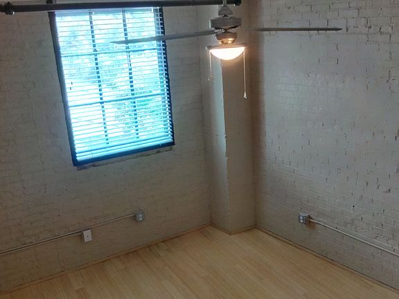 4th image of 806 Wasena Ave SW APT 203