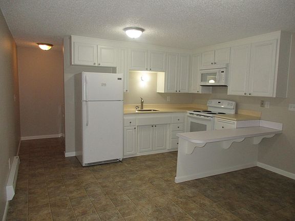 2nd image of 3711 E Portland Ave