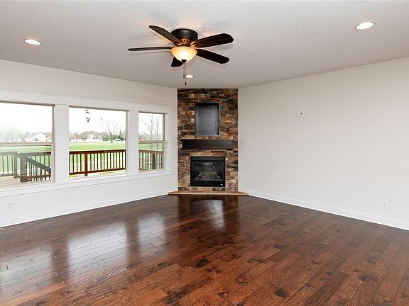 3rd image of 4006 NE Bellagio Cir