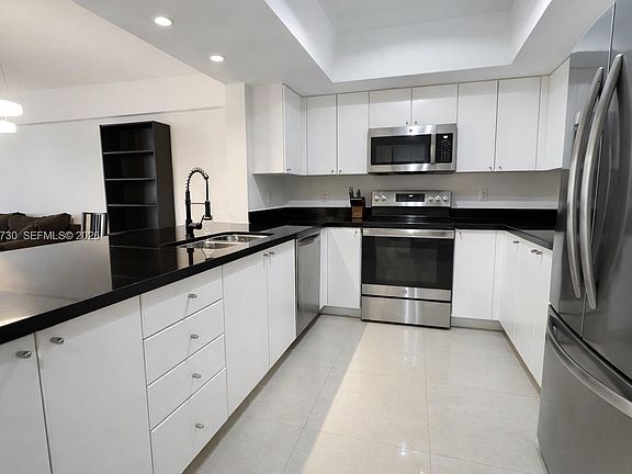 3rd image of 17375 Collins Ave #1505