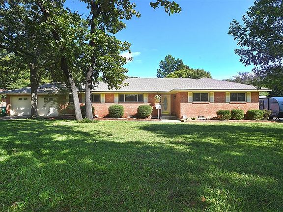 2nd image of 2610 Crestwood Pl