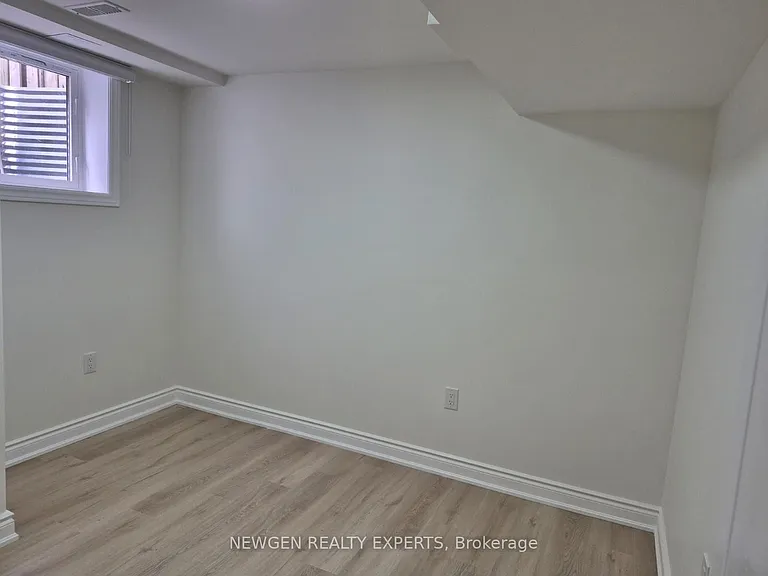 2878 Rainwater Dr #LEGAL BASEMENT — Photo 10