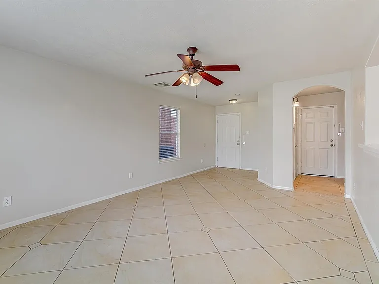 13983 Maximos Dr — Photo 7