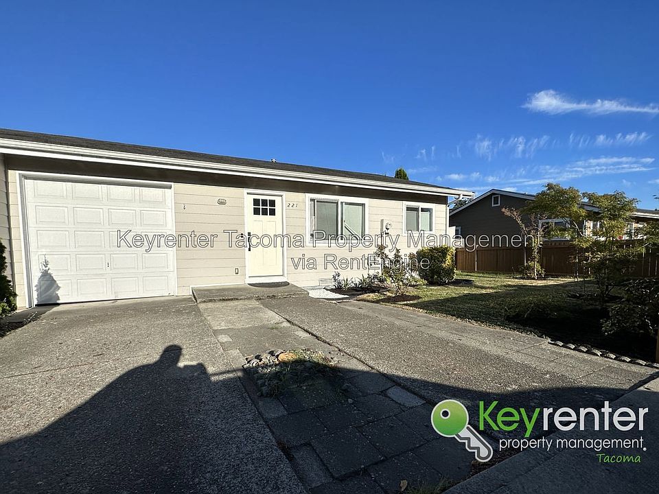 1st image of 221 Sunset Dr