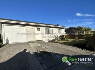 221 Sunset Dr, Pacific, WA 98047