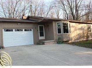 10525 Pine Bluff Ave, Whitmore Lake, MI 48189