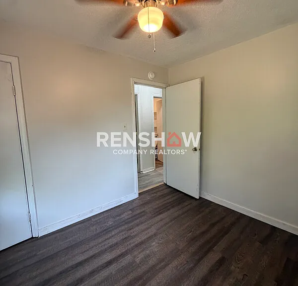 450 Bedwell St — Photo 33