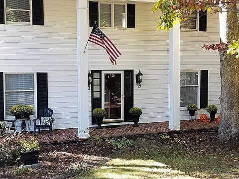 1st image of 101 Oakmont Ln