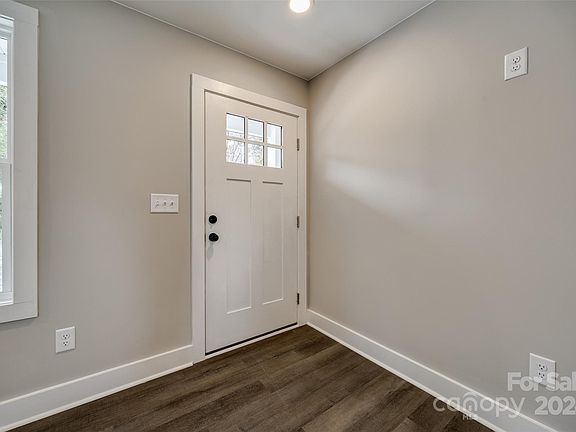 3rd image of 214 1/2 Mountain View St