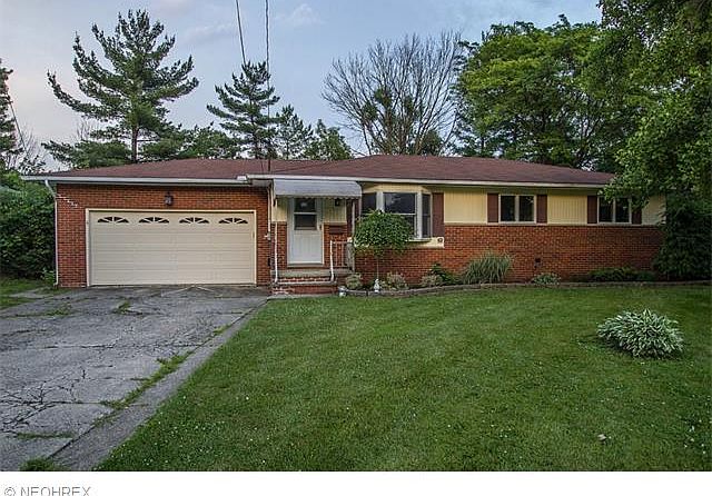 1st image of 361 Windsor Dr
