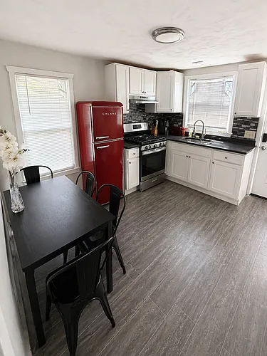 85 Pleasant St Photo 1
