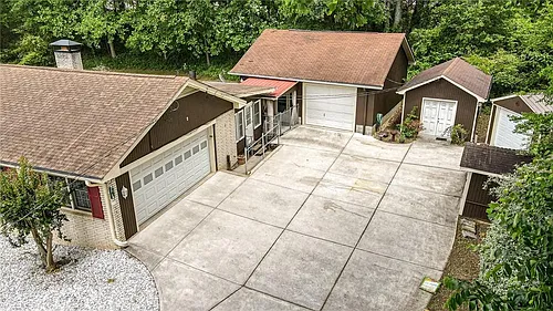 472 Edwards Ct Photo 1