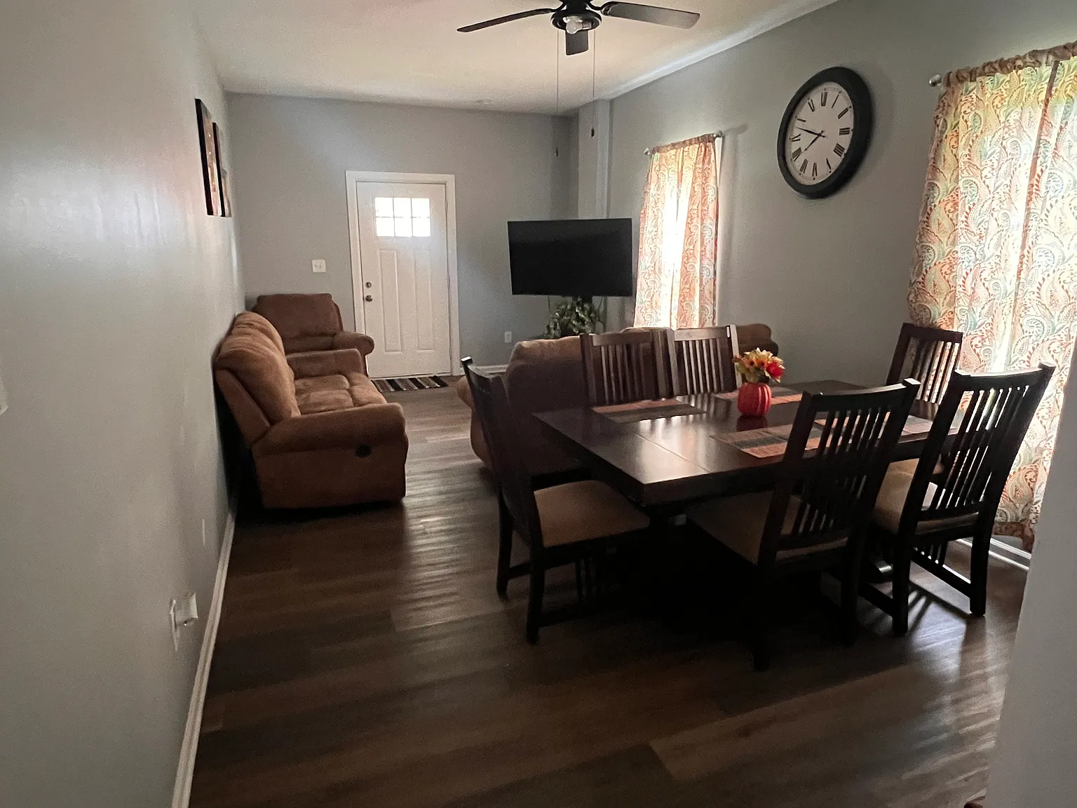 4 bed, 1300 sqft, $850 — Photo 2