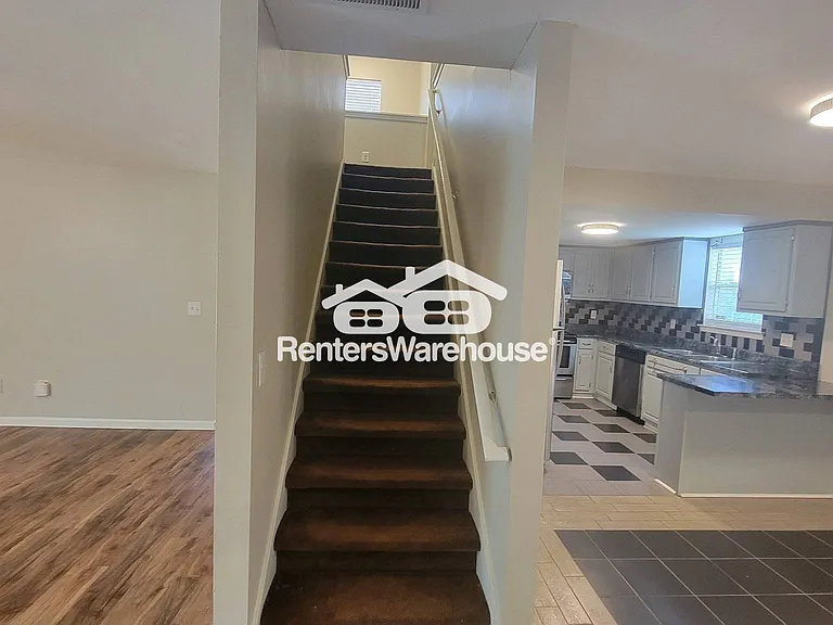 1353 Isleworth Cir — Photo 9