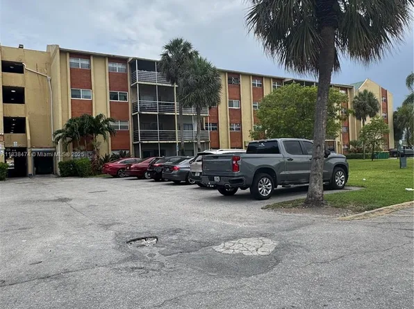 3610 NW 21st St APT 413, Lauderdale Lakes, FL 33311