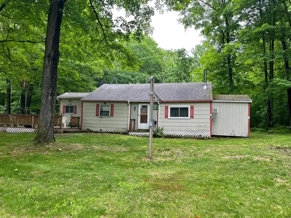 13367 McComb Lake Rd, Mountain, WI 54149