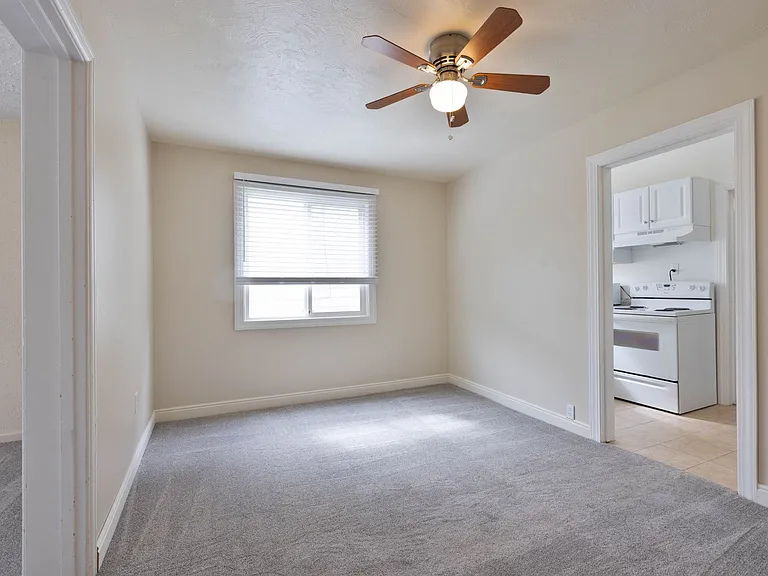 D218AB — Photo 6