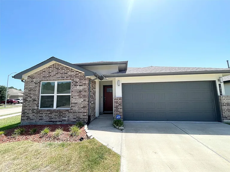 1830 Plantation Pl — Photo 1
