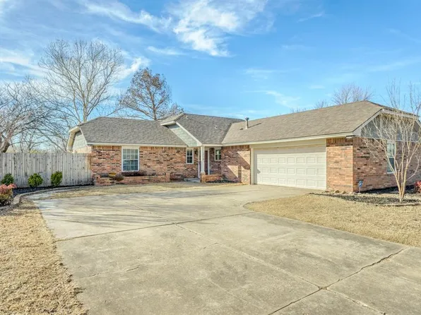 214 Crest Pl, Norman, OK 73071