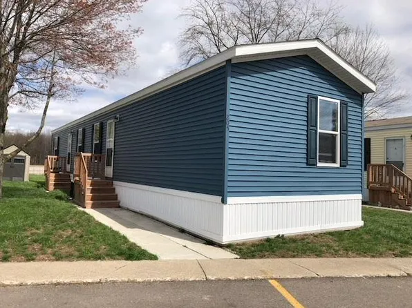 51000 Mott Rd Trailer 205, Canton, MI 48188